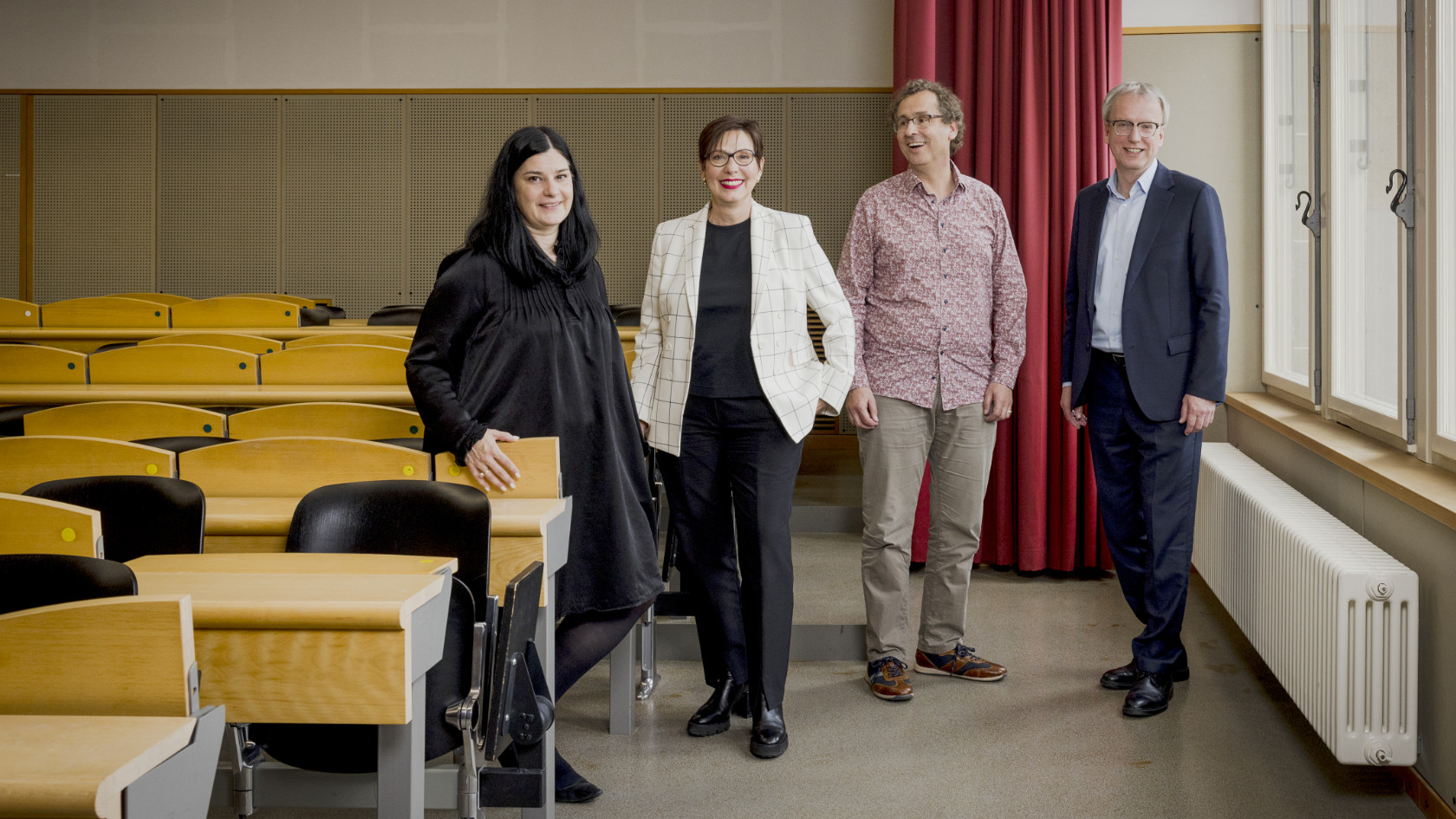 The photo shows Gabriele Siegert, Vice President Education and Student Affairs at UZH; Stephan Neuhauss, Vice Dean and future Dean of the Faculty of Science;  Andreas Heinemann, Vice Dean of External Relations at the Faculty of Law;  and Katja Durkin-Sommerhalder, head of the Global Affairs office at UZH.
