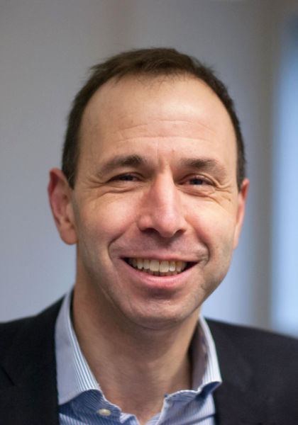 Portrait image of Tobias Straumann