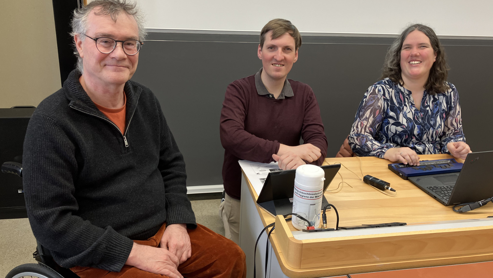 Herbert Bichsel in a wheelchair, Cyril Haudenschild, who is deaf, and Nicole Sourt Sánchez from Sensability, who is visually impaired, gave impressive statements at the workshop.
