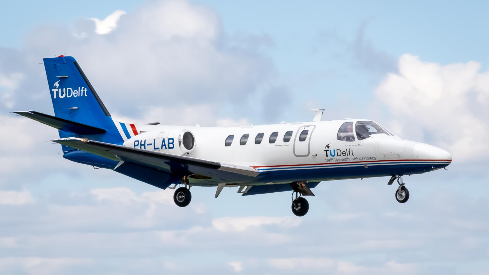  a research aircraft was preparing to land