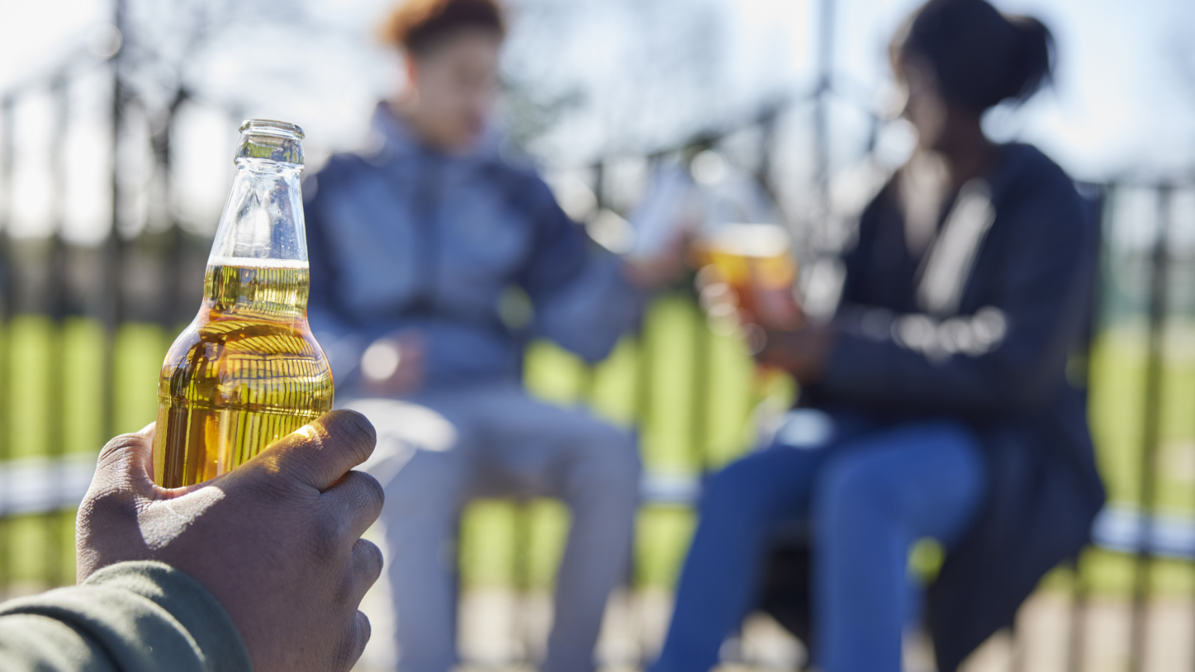 Jugendliche konsumieren Alkohol