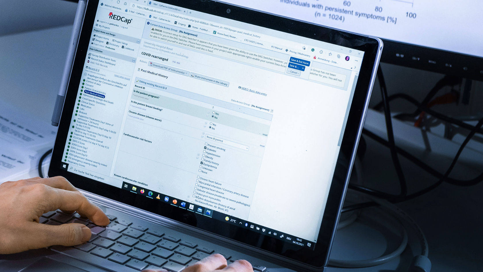 Ein Notebook-Bildschirm, auf dem medizinische Daten zu sehen sind