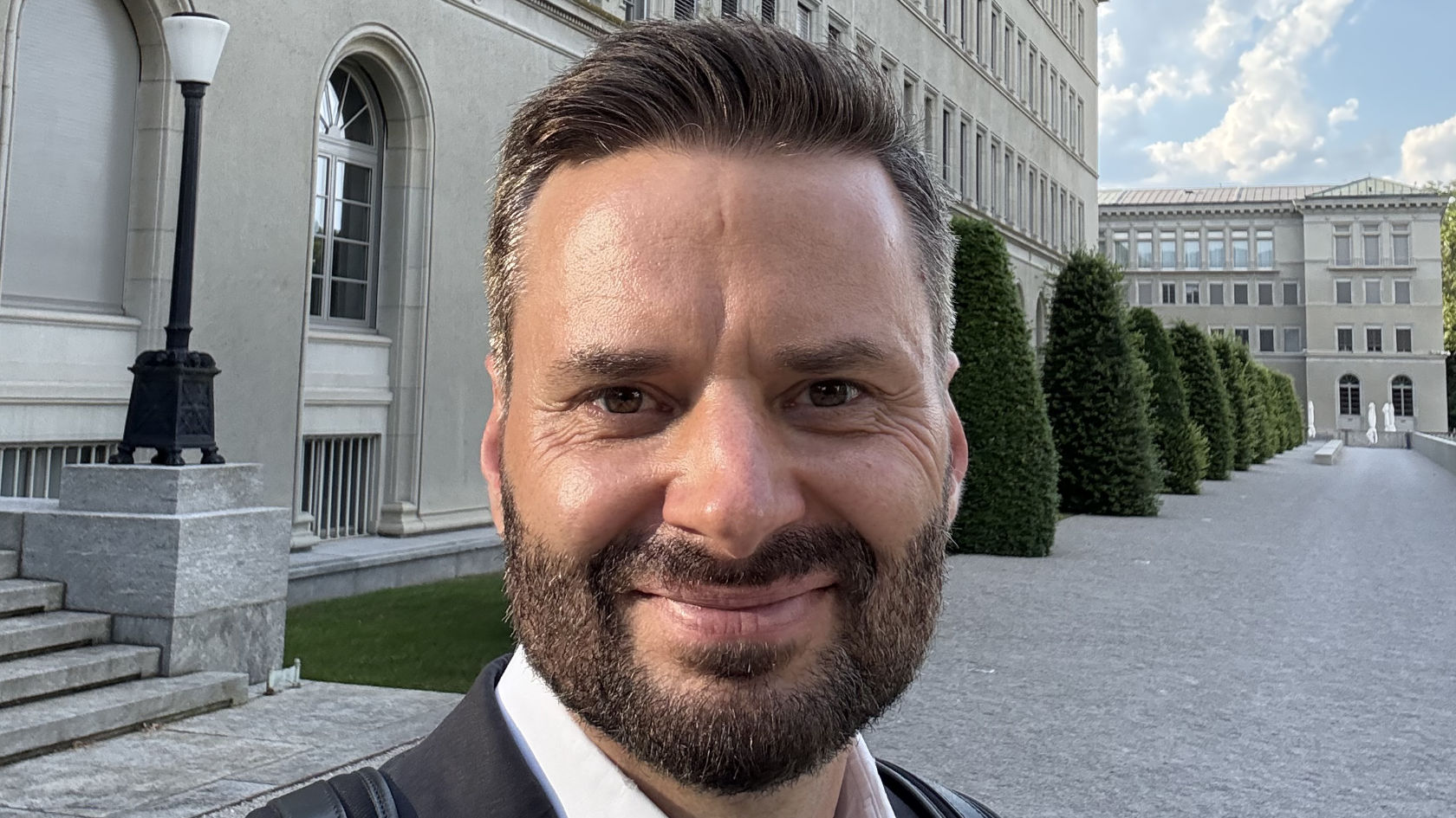 Ralph Ossa Selfie in front of WTO